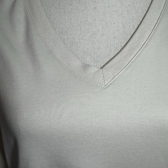 MM Lafleur Top Women’s Medium Off White Cream Soft Pima Cotton Long Sleeve Tee - Picture 5 of 10